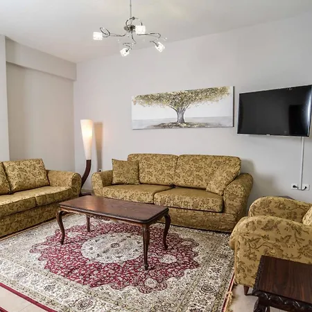 Friendly Flat 2 *