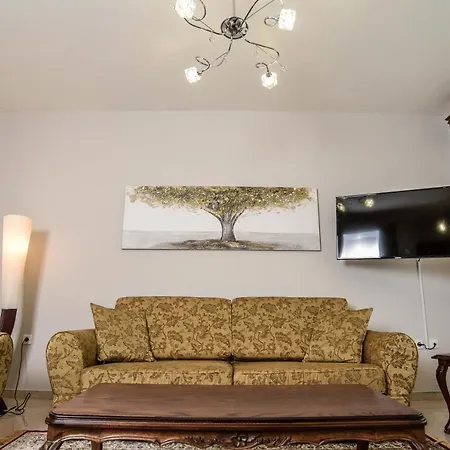 Friendly Flat 2 Edessa