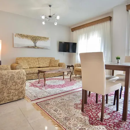 Friendly Flat 2