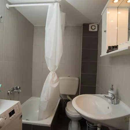 Friendly Flat 2